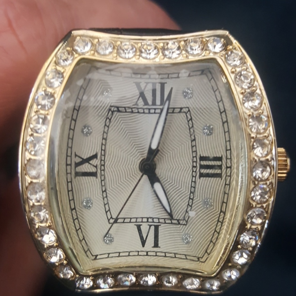 Watch - Picture 3 of 4